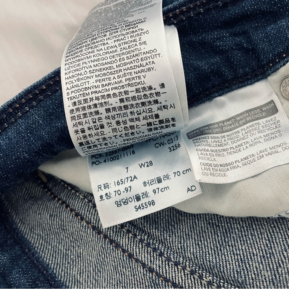 LEVIS Midi Shorts - Picture 4 of 5